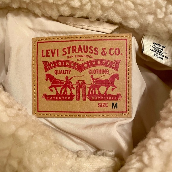 Levi's Women’s All Over Sherpa Trucker Jacket Cream Beige Size M Casual Western - Picture 11 of 11